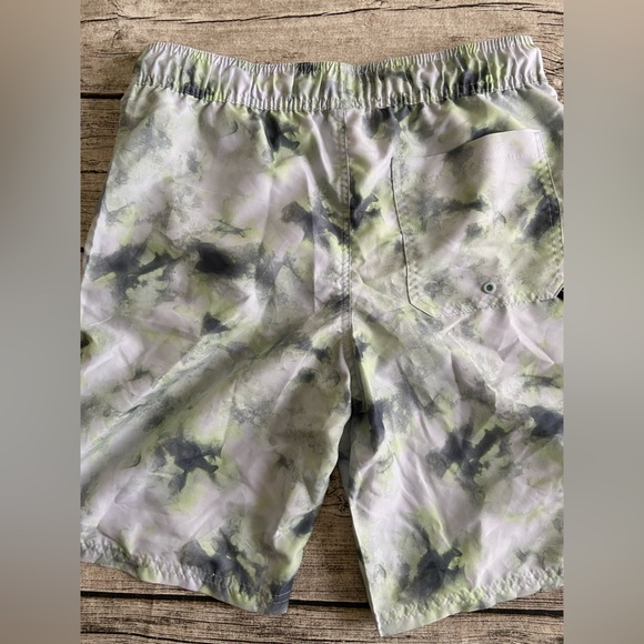 Like new! Swim trunks boys size 16. Elastic waistband. - Picture 6 of 7